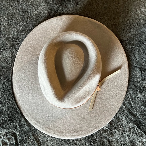 Arvust 💯 Wool Hat - Picture 2 of 3